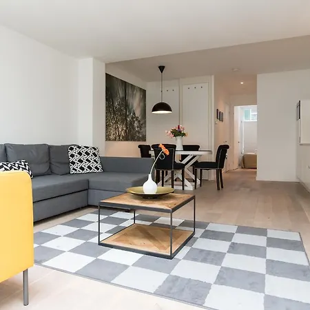Ruby Van Gogh Apartment *